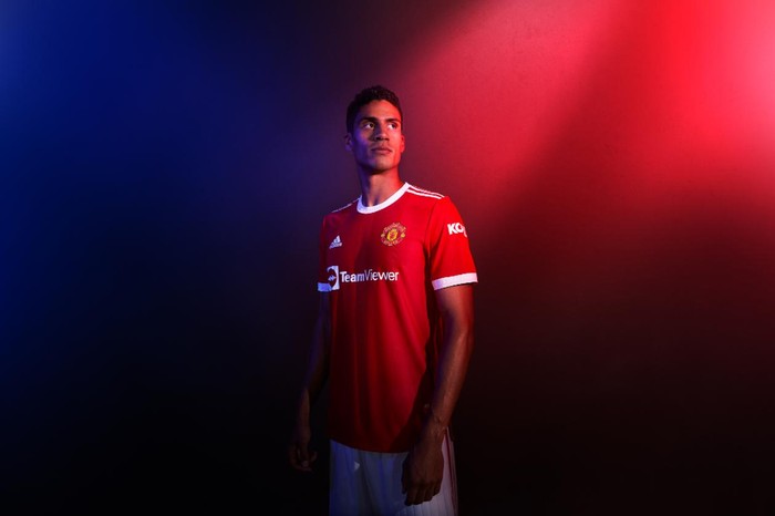 Những hình ảnh đầu tiên của Raphael Varane trong màu áo Manchester United