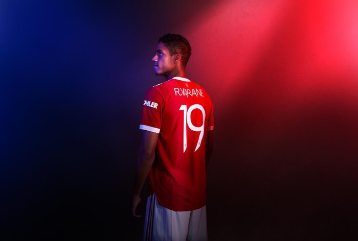 Những hình ảnh đầu tiên của Raphael Varane trong màu áo Manchester United