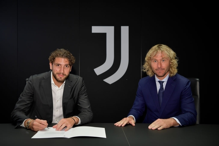 Manuel Locatelli chính thức ký hợp đồng với Juventus