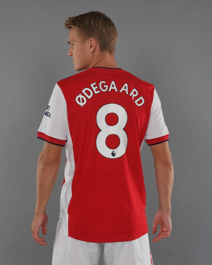 Odegaard được trao số 8 ở Arsenal