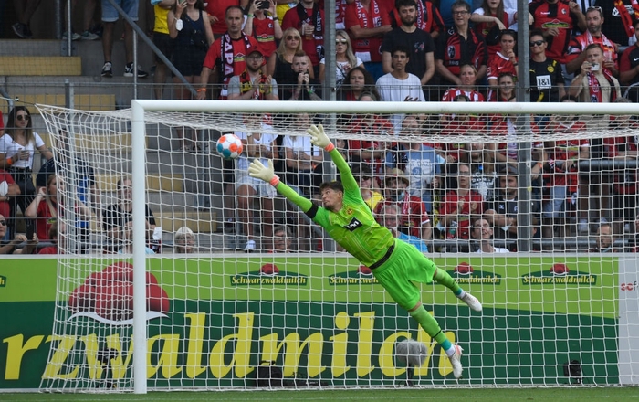 Haaland tịt ngòi, Dortmund nhận thất bại đầu tiên tại Bundesliga - Ảnh 4.