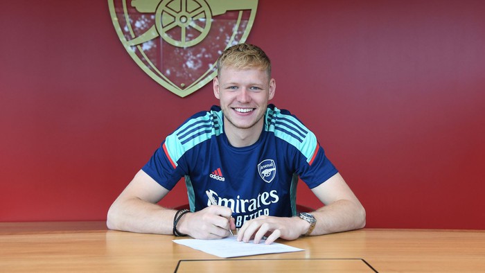 Aaron Ramsdale ký hợp đồng 4 năm với Arsenal