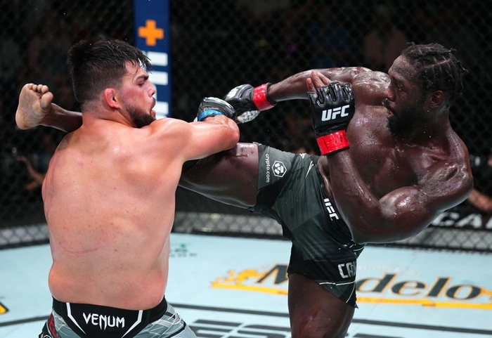 Jared Cannonier đánh bại Kelvin Gastelum bằng điểm số sít sao, thừa nhận muốn thượng đài càng nhiều càng tốt vì &quot;đang hết tiền&quot; - Ảnh 5.