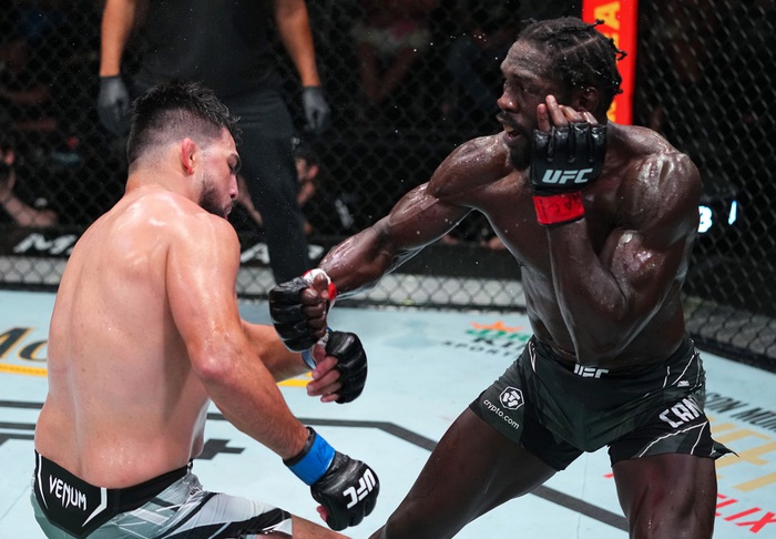 Jared Cannonier đánh bại Kelvin Gastelum bằng điểm số sít sao, thừa nhận muốn thượng đài càng nhiều càng tốt vì &quot;đang hết tiền&quot; - Ảnh 6.