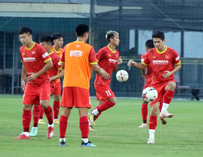 Ba cầu thủ bổ sung tuyển Việt Nam tập cùng đội U22 ViệtNam - Ảnh 5.