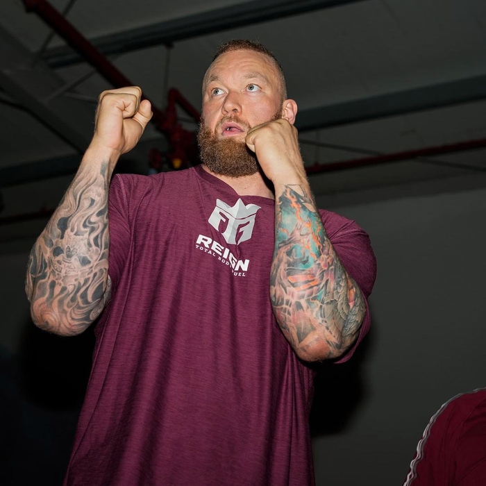 &quot;Thần sấm&quot; Thor Bjornsson lột xác ngoạn mục, giảm tới 50kg trước thềm trận đấu boxing cùng huyền thoại vật tay - Ảnh 2.