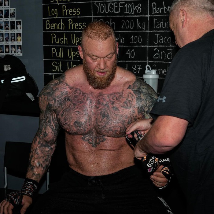 &quot;Thần sấm&quot; Thor Bjornsson lột xác ngoạn mục, giảm tới 50kg trước thềm trận đấu boxing cùng huyền thoại vật tay - Ảnh 1.