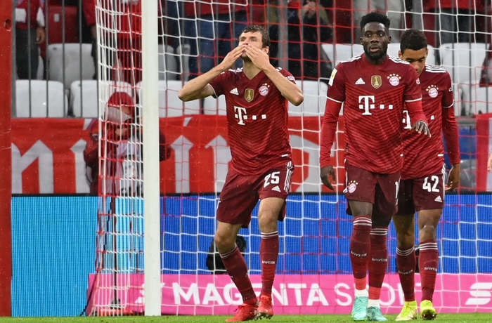 Lewandowski lập hattrick giúp Bayern Munich mở tiệc bàn thắng - Ảnh 5.