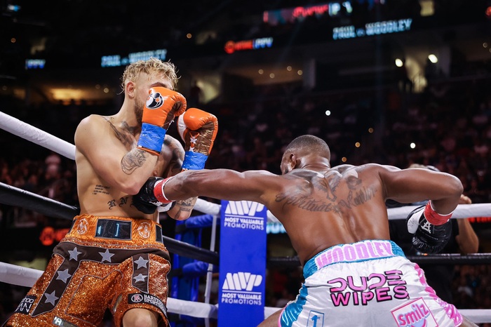 Trực tiếp Jake Paul vs Tyron Woodley: Trận đại chiến chính thức bắt đầu!! - Ảnh 2.