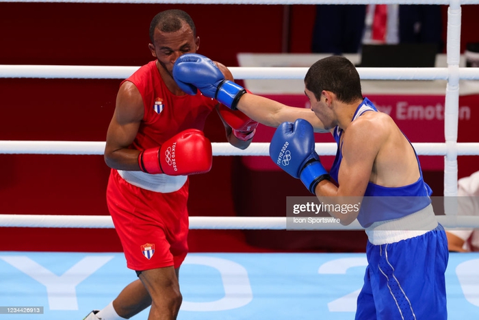 Nhà vô địch boxing Albert Batyrgaziev: 5 năm thay đổi cuộc đời - Ảnh 2.