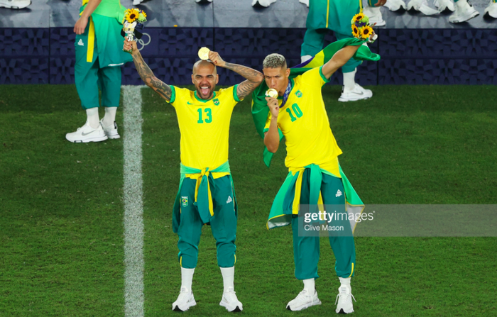 Chùm ảnh: Brazil ăn mừng huy chương vàng Olympic bóng đá nam 2020 - Ảnh 6.