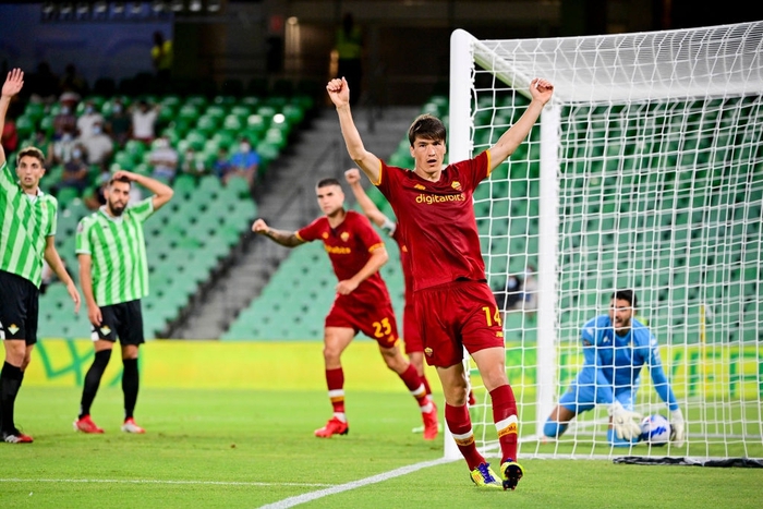 Mourinho và học trò nhận tới 6 thẻ đỏ trong trận thua thảm của AS Roma - Ảnh 7.