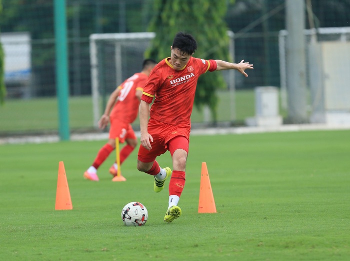 Tuấn Anh trở lại tập luyện cùng tuyển Việt Nam - Ảnh 6.