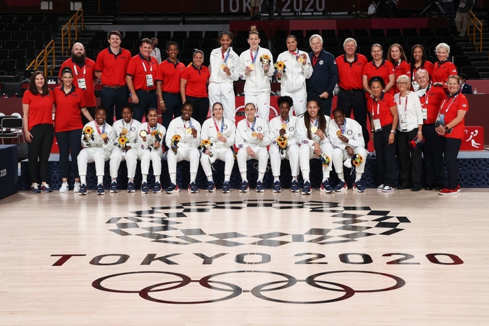 Mỹ vượt Trung Quốc trên bảng xếp hạng huy chương trong ngày thi đấu cuối cùng của Olympic Tokyo 2020 - Ảnh 2.