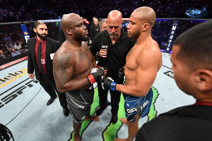 Cyril Gane hạ thuyết phục Derrick Lewis, trở thành nhà vua mới của hạng nặng UFC - Ảnh 1.