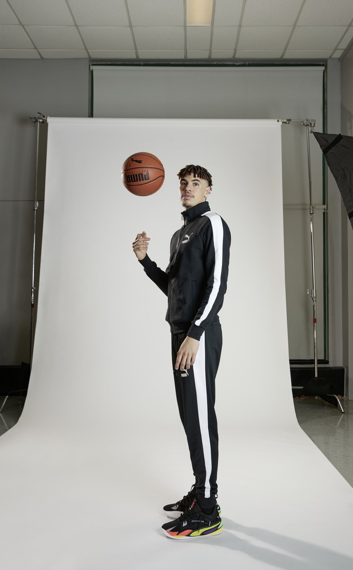 LaMelo Ball ra mắt mẫu giày Puma của riêng mình tại NBA Summer League 2021 - Ảnh 1.