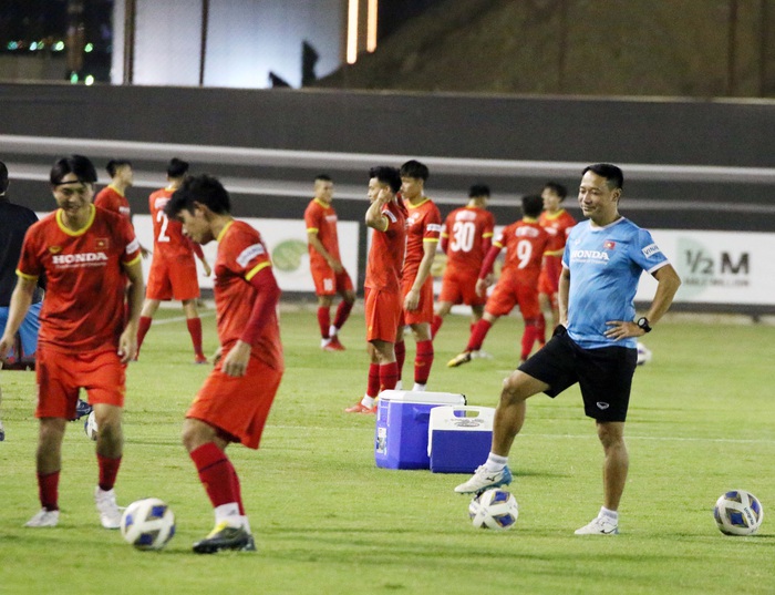 HLV Park Hang-seo bị các học trò quây trước ngày chốt danh sách đấu Saudi Arabia - Ảnh 6.