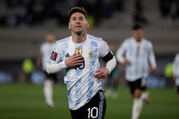 Messi lên tiếng sau khi vượt thành tích ghi bàn của Pele - Ảnh 3.
