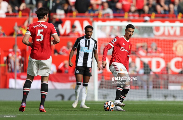 MU 4-1 Newcastle: Ronaldo lập cú đúp, Bruno có siêu phẩm - Ảnh 18.