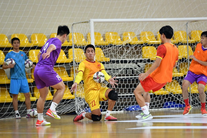 Đội tuyển futsal Việt Nam tập trung các tình huống cố định để đối đầu Brazil tại World Cup 2021 - Ảnh 4.