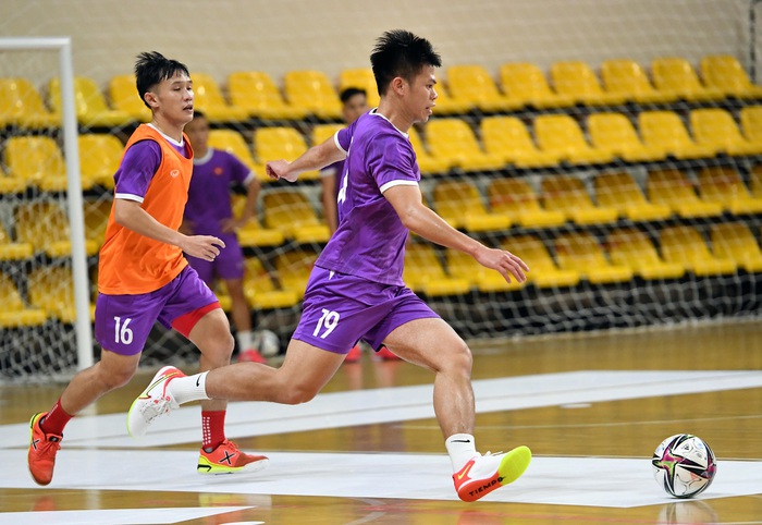 Đội tuyển futsal Việt Nam tập trung các tình huống cố định để đối đầu Brazil tại World Cup 2021 - Ảnh 1.