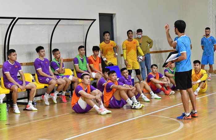Đội tuyển futsal Việt Nam tập trung các tình huống cố định để đối đầu Brazil tại World Cup 2021 - Ảnh 6.