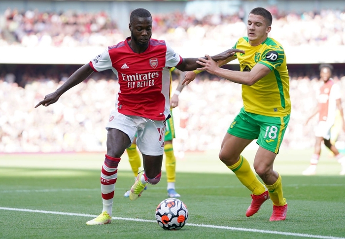 Cánh phải của Pepe là hướng tấn công chủ yếu của Arsenal trong hiệp một