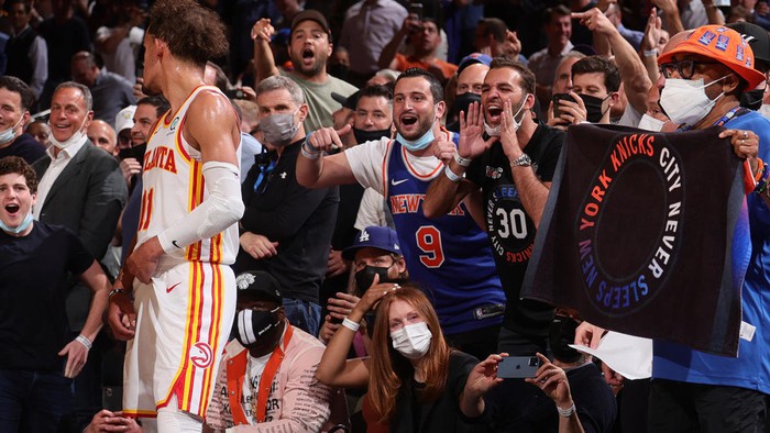Trở lại đầy bất ngờ tại Madison Square Garden, Trae Young tiếp tục bị NHM Knicks la ó - Ảnh 2.