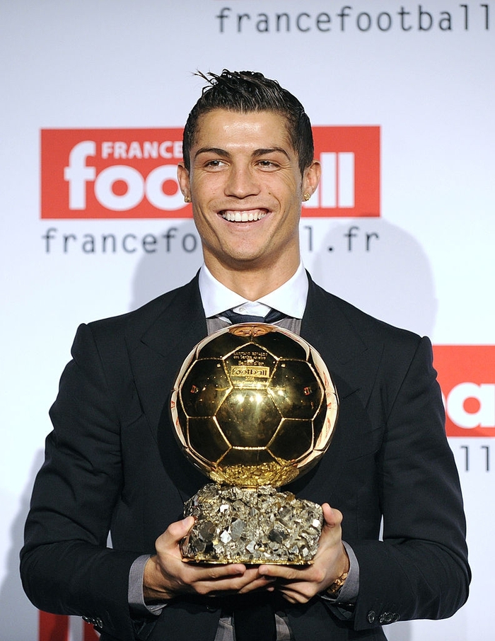 Ronaldo giành Quả bóng Vàng đầu tiên năm 2008