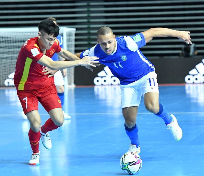 HLV Phạm Minh Giang chỉ ra sai lầm của Việt Nam trước trận thua Brazil - Ảnh 1.