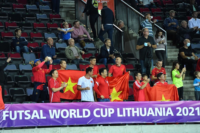 Trực tiếp futsal World Cup 2022, ĐT Việt Nam 1-7 ĐT Brazil: Nhận bàn thua ngay đầu hiệp 2 - Ảnh 1.