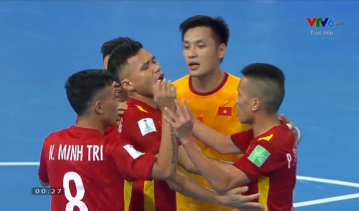 Trực tiếp futsal World Cup 2022, ĐT Việt Nam 1-4 ĐT Brazil: Việt Nam bất ngờ có bàn thắng - Ảnh 4.