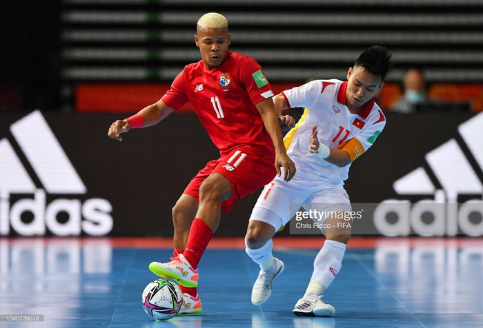 Cư dân mạng bức bối với trọng tài không công nhận bàn thắng của đội tuyển futsal Việt Nam, &quot;cà khịa&quot; cầu thủ Panama ăn mừng sớm - Ảnh 4.