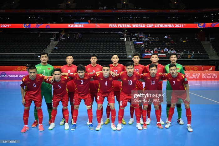Thủ môn futsal Việt Nam xúc động khi giành vé vào vòng 1/8 World Cup: 
