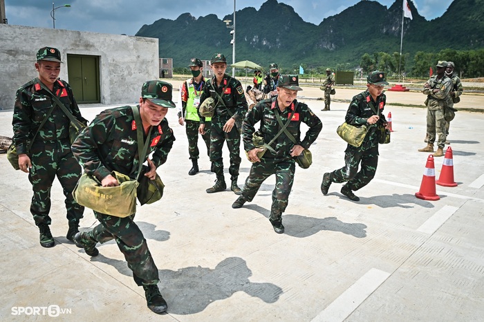 Đội tuyển Việt Nam vượt trội tại chặng 2 cuộc thi “Vùng tai nạn” trong khuôn khổ Army Games 2021 - Ảnh 2.