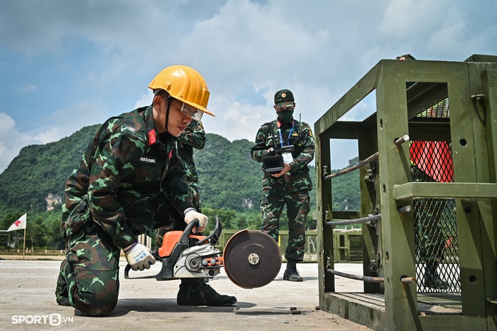 Đội tuyển Việt Nam vượt trội tại chặng 2 cuộc thi “Vùng tai nạn” trong khuôn khổ Army Games 2021 - Ảnh 7.