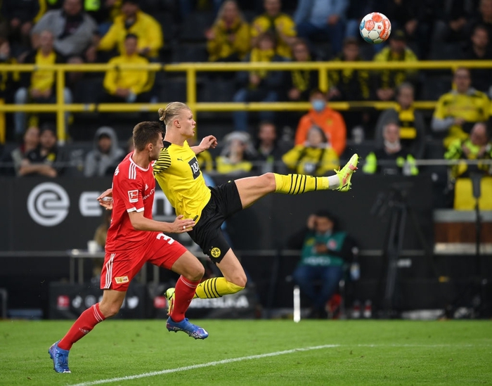 Siêu tiền đạo Haaland lập cú đúp đẳng cấp giúp Dortmund thắng hú vía - Ảnh 9.
