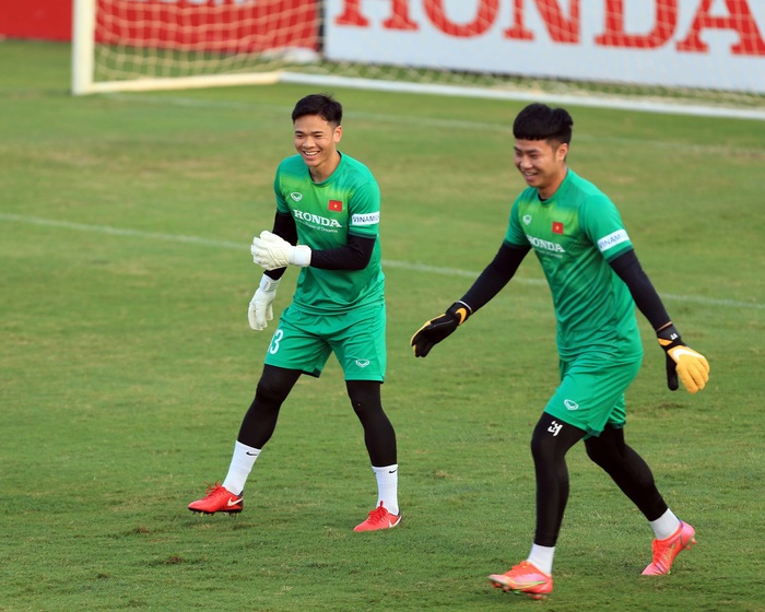 Thêm một cầu thủ U22 được HLV Park Hang-seo bổ sung lên đội tuyển Việt Nam - Ảnh 7.