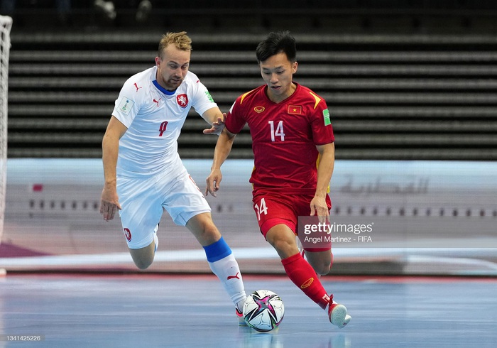 Tuyển thủ futsal Nguyễn Văn Hiếu được FIFA vinh danh trên trang chủ - Ảnh 2.