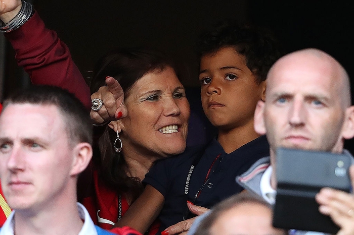 Mẹ Ronaldo tin cháu trai Cristianinho sẽ giỏi hơn cha mình tại Sporting Lisbon - Ảnh 1.