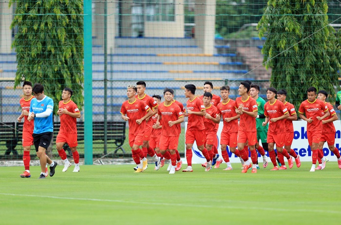 Cầu thủ U22 Việt Nam nỗ lực cạnh tranh suất tham dự vòng loại U23 châu Á 2022 - Ảnh 2.
