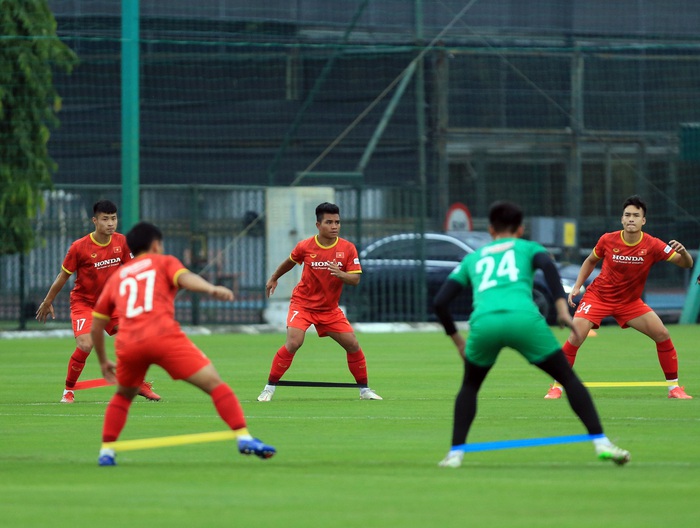 Cầu thủ U22 Việt Nam nỗ lực cạnh tranh suất tham dự vòng loại U23 châu Á 2022 - Ảnh 6.