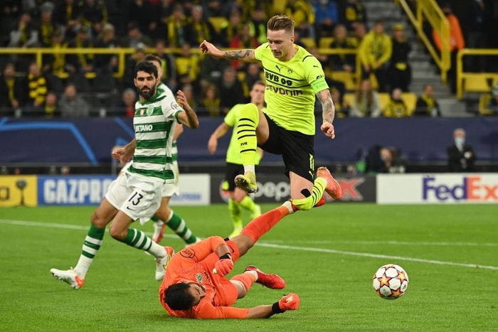 Bị từ chối 3 bàn thắng, Dortmund nhọc nhằn đánh bại Sporting Lisbon với tỷ số 1-0 - Ảnh 2.