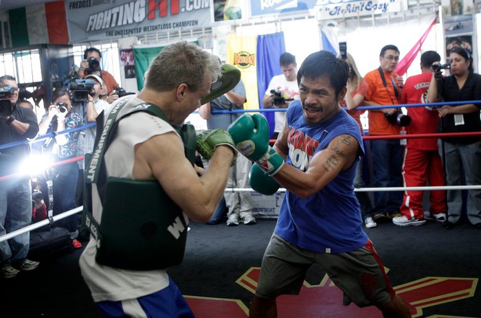Sự nghiệp của huyền thoại Manny Pacquiao qua ảnh: Khoảnh khắc không thể quên của nhà vô địch thế giới ở 8 hạng cân - Ảnh 8.