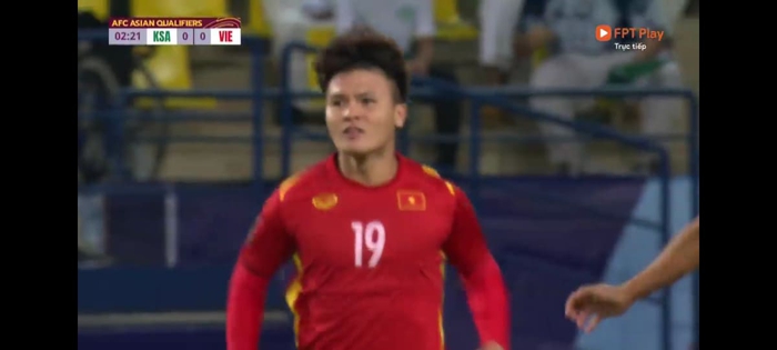 Quang Hải khiến Việt Nam &quot;rung chuyển&quot; giữa đêm với bàn thắng vào lưới Saudi Arabia chỉ sau 3 phút bóng lăn - Ảnh 2.