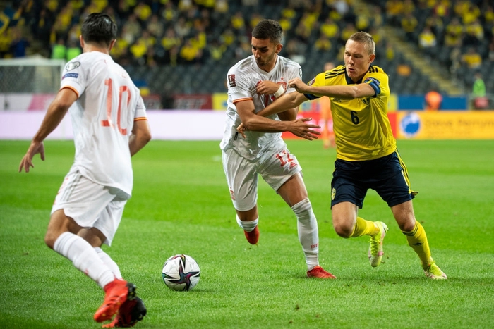 Hàng tiền vệ mắc sai lầm, Tây Ban Nha ngậm ngùi nhận thất bại 1-2 trước Thụy Điển - Ảnh 3.
