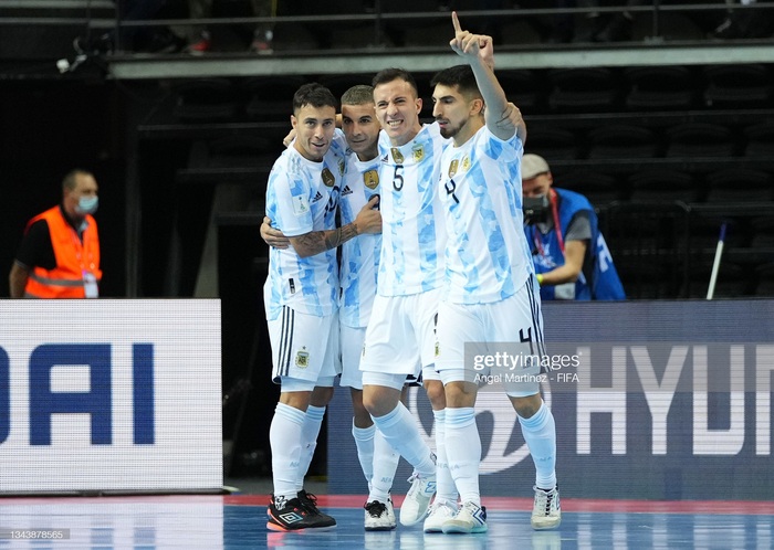 Argentina giành vé đầu tiên có mặt ở trận chung kết World Cup 2021 - Ảnh 2.
