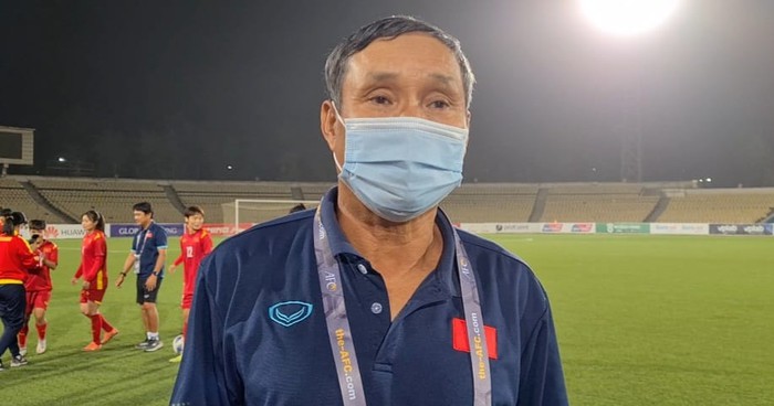 Nhất bảng với 23 bàn thắng, HLV Mai Đức Chung vẫn trăn trở về lối chơi của tuyển nữ Việt Nam - Ảnh 1.