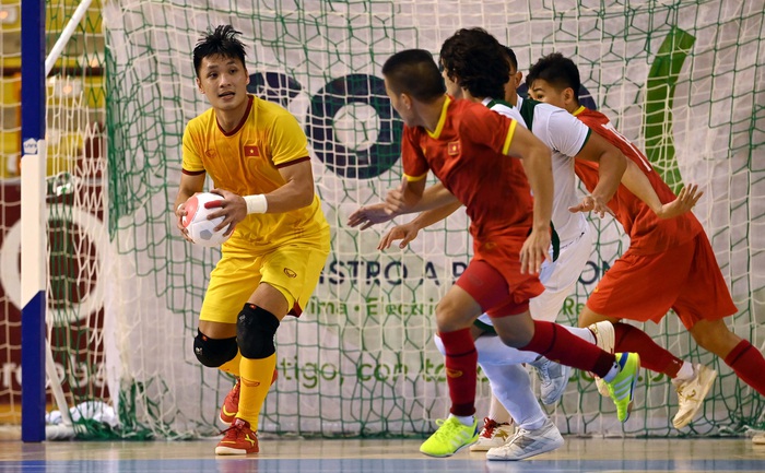 Khán giả Tây Ban Nha đến ủng hộ, đội tuyển futsal Việt Nam kết thúc chuyến tập huấn - Ảnh 8.