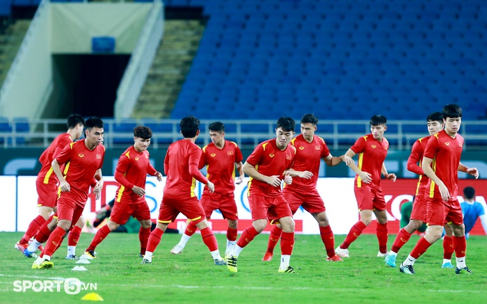 Tuyển Việt Nam đứng trên sườn dốc bảng xếp hạng FIFA trước trận gặp tuyển Australia - Ảnh 3.